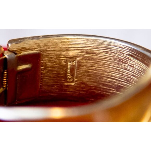 7 Inch Vintage Victorian Crown Trifari Hinged Bangle Bracelet - RG1 - Picture 9 of 10